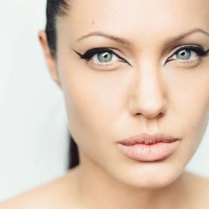 Jolie361600x1200