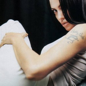 Jolie671024x768